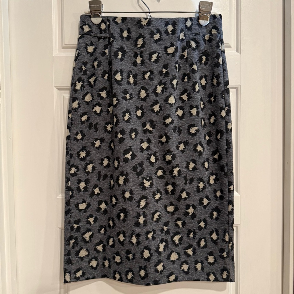 LOFT Gray Black Leopard Print Knit Pencil Skirt – Size Small